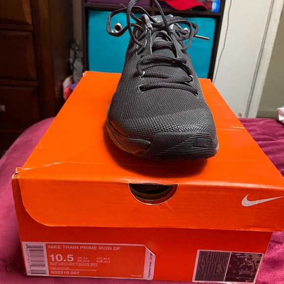 Nike shoes best offer - Picture 4 of 4